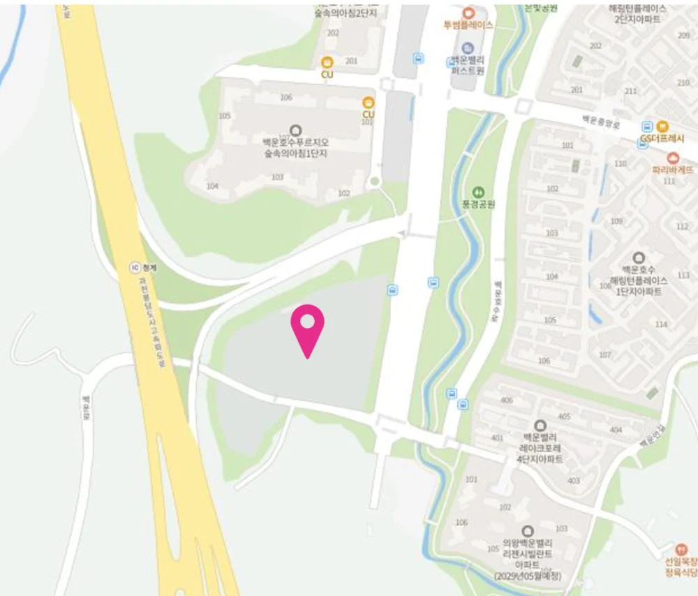 청계IC 입구 임시주차장 위치 지도. 경기도 의왕시 학의동 921-4. 과천봉담도시고속화도로 청계IC 동쪽, 백운밸리 아파트단지 서편에 있습니다.